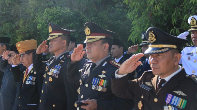 Kapolresta Banda Aceh Hadiri Upacara Hari Pahlawan di TMP