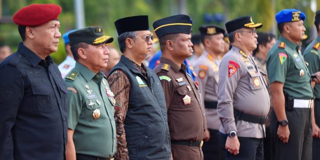 Asisten III Hadiri Apel Gelar Pasukan dalam Rangka Pengamanan Natal dan Tahun Baru di Mapolda Aceh