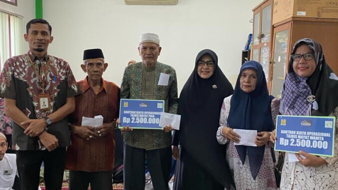 Baitul Mal Kota Banda Aceh Berikan Insentif Petugas Tajhiz Mayat