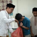 Farid Nyak Umar Santuni Anak Yatim pada Maulid Sanggar Cit Ka Geunta