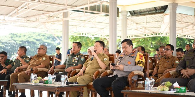 Penjabat Gubernur Hadiri Bakti Sosial dan Pasar Murah di Blang Padang