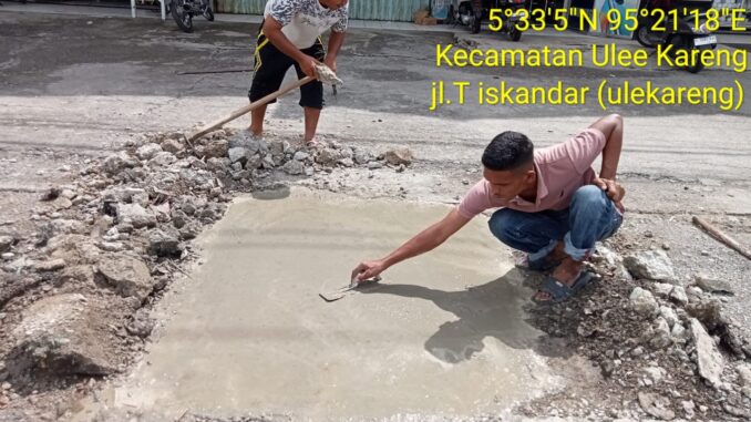Cegah Kecelakaan, Dinas PUPR Perbaiki Jalan Milik Provinsi