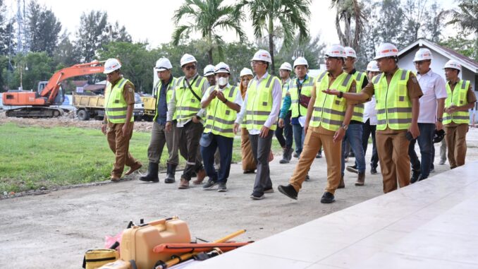 Jelang PON Aceh-Sumut Komisi III DPRK Banda Aceh Tinjau Renovasi Stadion H Dimurthala*