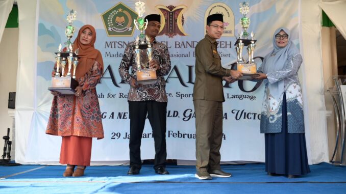 Hadiri Penutupan MARSSAL ke-10, Ketua DPRK Banda Aceh Ajak Generasi Aceh Kuasai Ilmu Pengetahuan