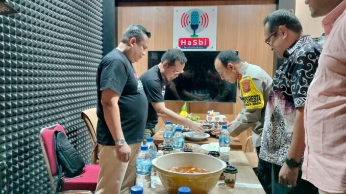 Kapolresta Banda Aceh Potong Kue di HUT ke 4 JMSI Aceh