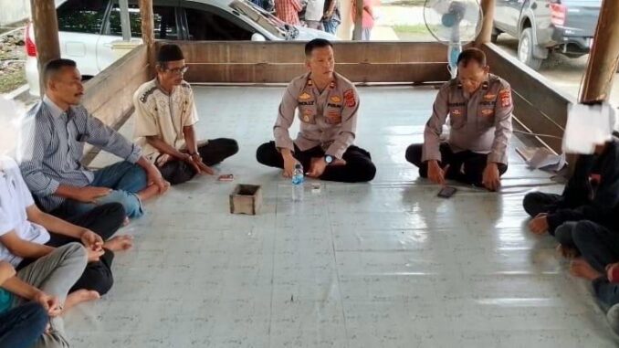 Usai Pembinaan, Polsek Krueng Raya Kembalikan Tujuh Remaja ke Aparatur Gampong